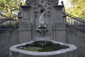 Wall fountain